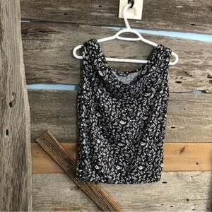 FRANKIE & Missy Size Med Black/White Sleeveless Blouse